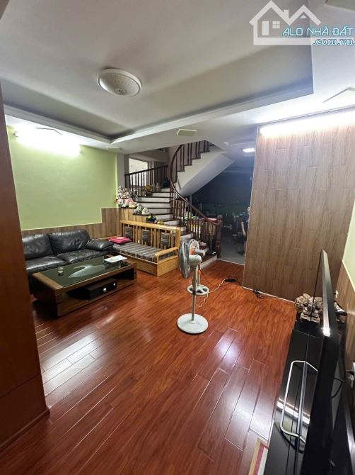 Bán nhà lô góc - Ngõ 122 Vũ Trọng Phụng - TX, 72m2 - kinh doanh đỉnh - giá 23,2 tỷ - 2