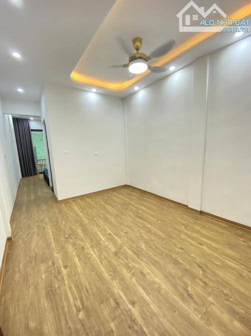 Cực Đỉnh Nguyễn Phúc Lai- DT 39m x 5 Tầng Thang Máy- Giá 14 .8 Tỷ - 2
