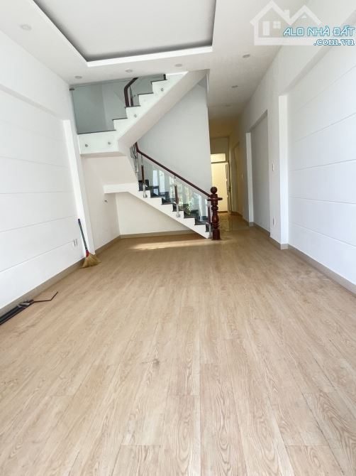NHÀ 3 TẦNG – HẺM XE HƠI – NGAY NGUYỄN THỊ ĐỊNH – DT 60M² – GIÁ 6.6 TỶ - 2