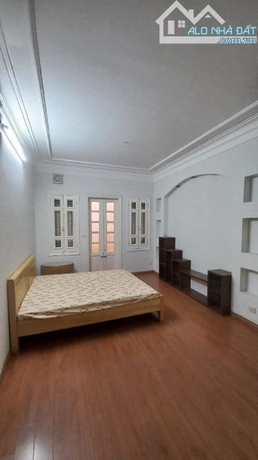 Thịnh Hào, 3 bước ra ô tô tránh, DT 108m2, nhà 2 thoáng nở hậu, thông tứ phía, chào 20,9tỷ - 2