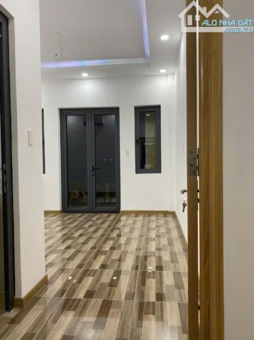 Bán Nhà 3 tầng đường TX24, phường THẠNH XUÂN, Q12, dt 63,1m²(4x15,8).Đường ô tô. giá 5,4tỷ - 2