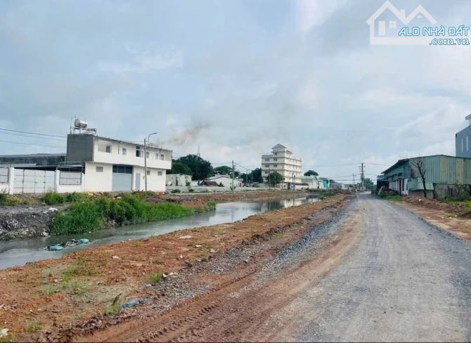 Bán đất mặt tiền đường Xuân thới đông  Hóc Môn - 2