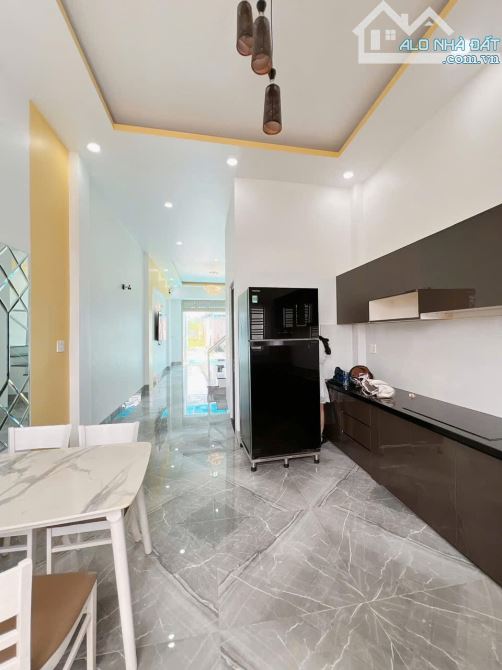 NHÀ 1 LẦU 4 X 22M - ĐƯỜNG XE HƠI CÓ HOÀN CÔNG + TẶNG FULL NỘI THẤT ĐẸP - 2