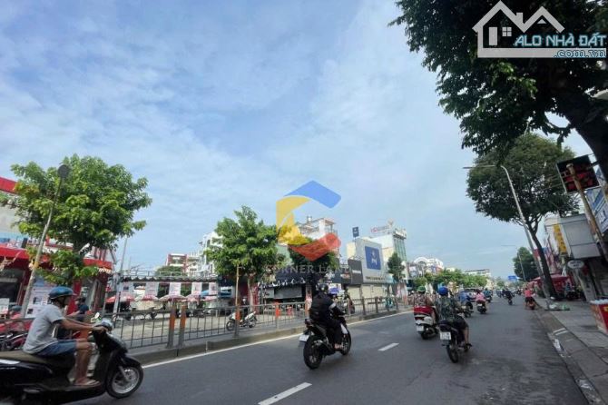 Cho thuê nhà 3MT Số 855 Quang Trung, P8, Gò Vấp. DT 40x60m trệt lầu, 5000m2 giá 450 triệu - 2