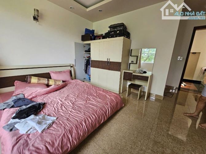 Bán căn 120m x 4 tầng mặt Nguyễn Công Hoà. Giá 15 tỷ - 2