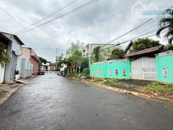 3 lô liền kề mặt tiền Mạc Đĩnh Chi đường nhựa to lớn 3 Ô Tô dân cư đông đúc an ninh - 2