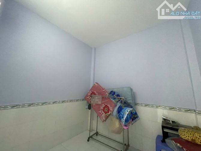 Bán Nhà SHR căn góc 2 MT, DT 107m2 sau Chợ Hưng Long, BC - 2