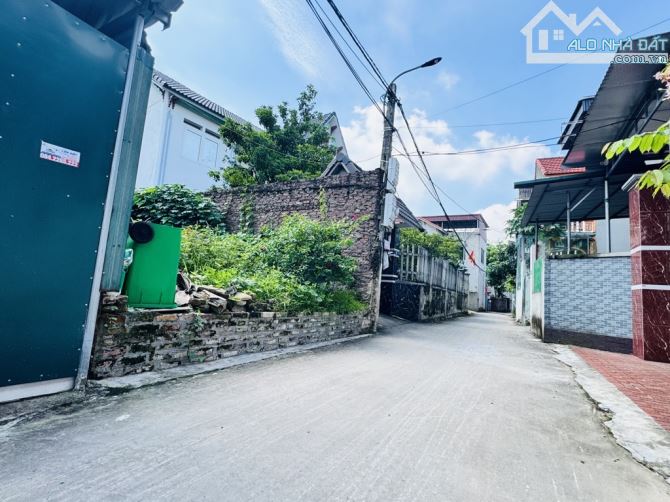 60M2 ĐÔNG LAI QUANG TIẾN,SÁT TRỤC CHÍNH THÔN,ĐƯỜNG THÔNG,Ô TÔ ĐỖ ĐẤT LOANH QUANH 2 TỈ - 2