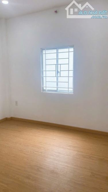 Bán nhà Nguyễn Thị Tú hẻm 5m xe hơi vào nhà 1sẹc 30m ra mặt tiền 65m2,2Tầng 3 tỷ9 - 2