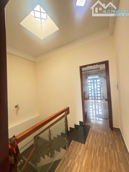 Hiếm, nhà đẹp 4 lầu Lâm Thị Hố, Q12. Hẻm xe hơi. Sổ vuông đẹp, hoàn công đủ. - 2