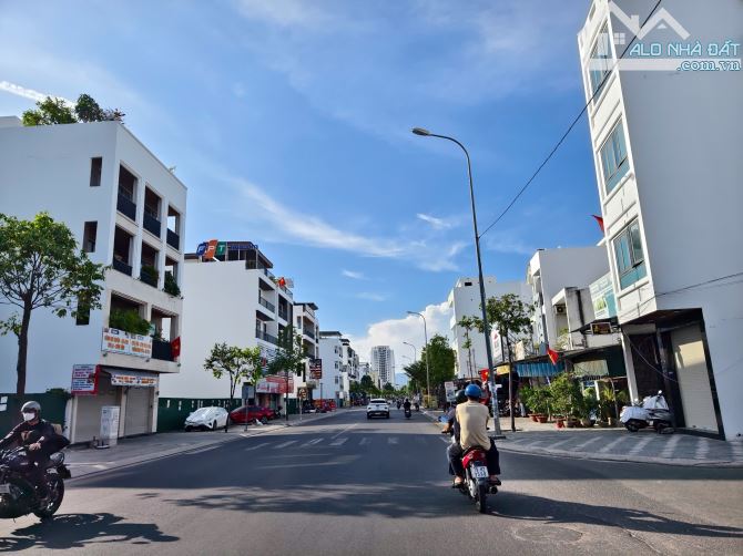 Bán các lô thường và lô góc của Hà Quang 1. Diện tích từ 75 đến 374 m2.   7.7 - 1