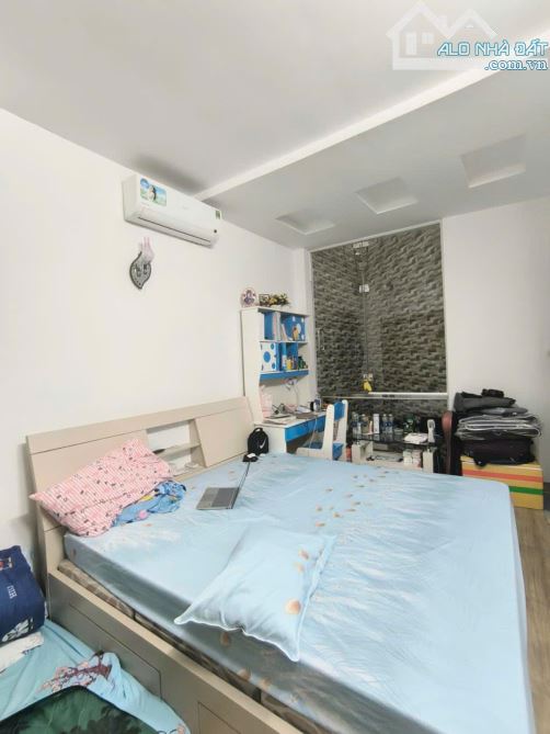 Phú Nhuận, giáp Q3,4 Tầng, 52m2,khu dân trí, hẻm thông, gần mặt tiền Lê Văn Sỹ, nhỉnh 7 Tỷ - 3