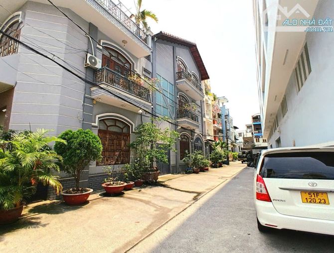 BÁN BIỆT THỰ CỔ 2 MẶT TIỀN LÊ THỊ BẠCH CÁT, P.11, Q.11 – 168M² – 3 TẦNG – 36 TỶ - 3