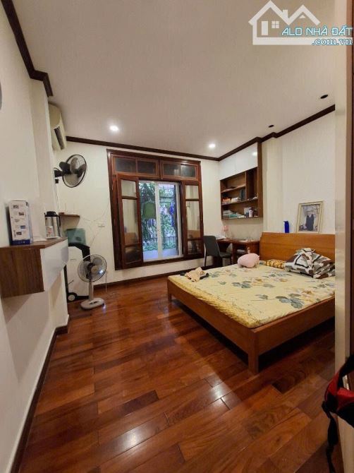VĂN CAO TÂY HỒ 70m2 5 tầng Liền kề cán bộ - Ô tô dừng tránh đỗ - Gần Hồ Tây - 33 tỷ - 3