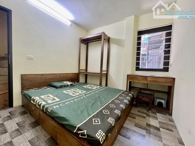 Nếu hơn 3 tỷ tìm nhà tập thể khó quá thì đây là căn nhà đất 6 tầng sổ đỏ, 1 nhà ra ô tô, c - 3