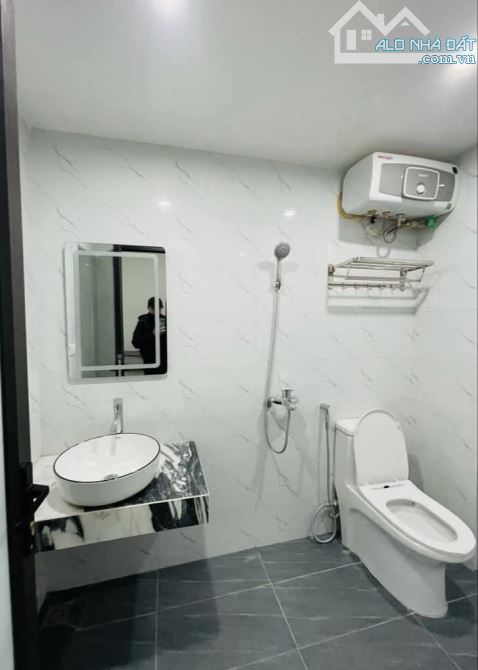 BÁN NHÀ THẠCH BÀN LONG BIÊN,NHÀ MỚI,FULL NỘI THẤT 5 TẦNG GIÁ 5,5TỶ - 3
