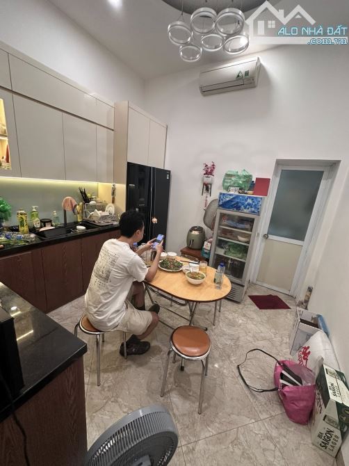 Bán nhà mặt phố Hồ Văn Chương, Đống Đa, view Hồ, tiện kinh doanh 8 tầng 62m2 giá 37 tỷ - 3
