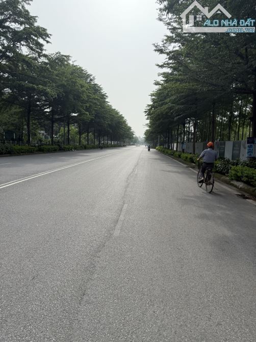 Bán đất cạnh trường cấp 3 Thạch Bàn, 2 mặt tiền ô tô, 60m2, mặt tiền 5m, giá nhỉnh 11 tỷ. - 3