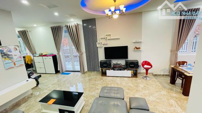 BÁN VILLA  Hẻm 8 Mét HOÀNG HOA THÁM P.10, ĐÀ LẠT VIEW THOÁNG, GIÁ CHỈ 11X TỶ - 3