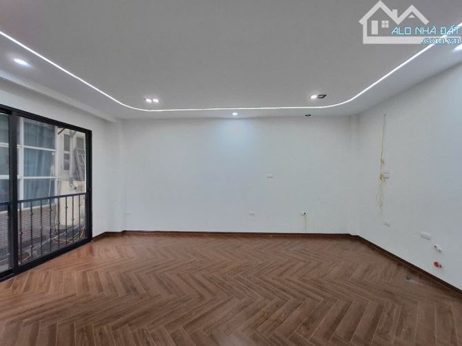 🏠 BÁN NHÀ ĐẸP PHỐ CÁT LINH - 7 TẦNG 40M2 THANG MÁY - SỔ PHÂN LÔ - GẦN PHỐ - GIÁ TỐT - TRU - 3