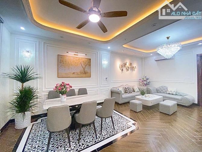 BÁN NHÀ NGÕ 68 ĐƯỜNG CẦU GIẤY DT 45M 7 TẦNG 11.5 TỶ NGÕ NÔNG NHÀ MỚI THANG MÁY Ở LUÔN