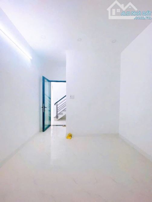 Bán nhà 2 tầng Bến Vân Đồn, gần cầu Dừa, giá 4.5 tỷ - 3