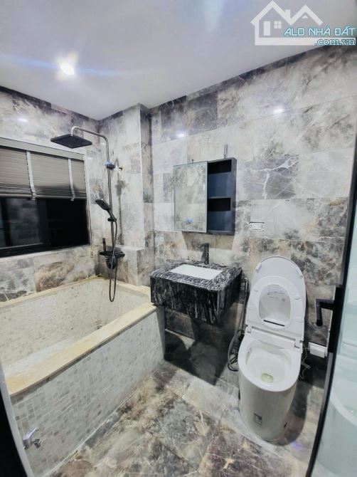 Siêu Phẩm Phố Hồng Mai_Hai Bà_Thông Sàn_oto Đỗ Cửa_Dt42m_Mt4.1m_6 Tầng_Giá chỉ 16.8 Tỷ