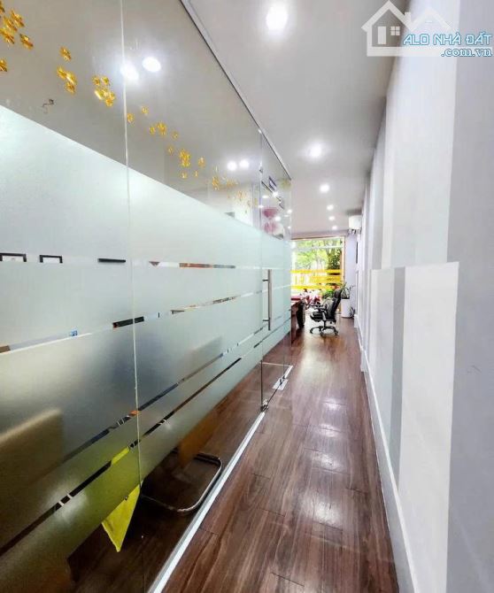 Nhà 2 Mặt Tiền Hoàng Sa Quận 1 –  Có HĐ Thuê 37tr/Th – 64m² – 3 Tầng – 21.9 Tỷ TL - 3