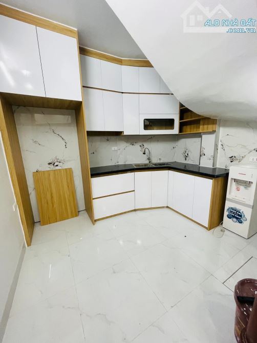 Bán nhà 5 tầng Cầu Giấy, đủ nội thất, 36m²,10m ra ô tô tránh, sổ đỏ sẵn Giá 7.4 tỷ - 3