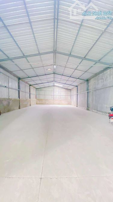 Cho thuê Kho 450 m2 mặt tiền Nguyễn Văn Linh 18 triệu - 3