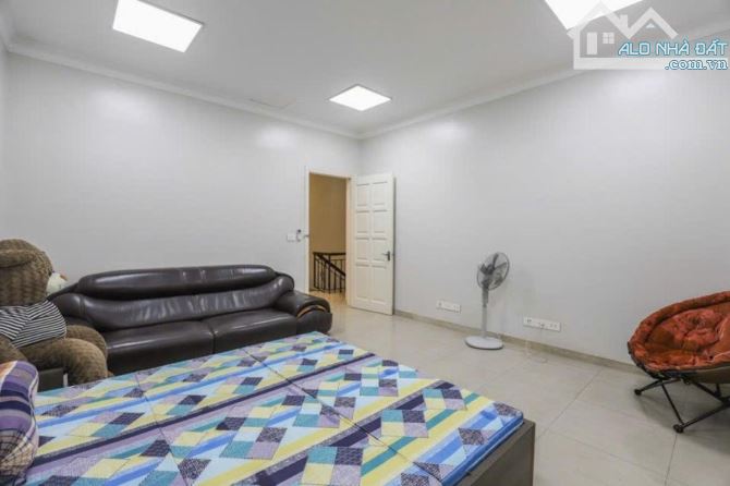 1 nhà ra phố phân lô vỉa hè oto phố Hoàng Quốc Việt Cầu Giấy 45m 16.5 tỷ 2 mặt thoáng vip - 3