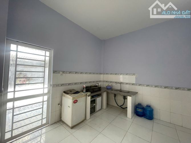 Bán Nhà SHR căn góc 2 MT, DT 107m2 sau Chợ Hưng Long, BC - 3