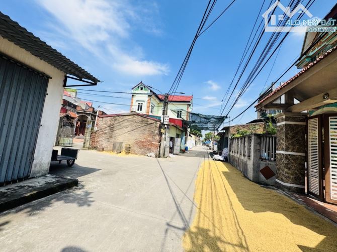 60M2 ĐÔNG LAI QUANG TIẾN,SÁT TRỤC CHÍNH THÔN,ĐƯỜNG THÔNG,Ô TÔ ĐỖ ĐẤT LOANH QUANH 2 TỈ - 3