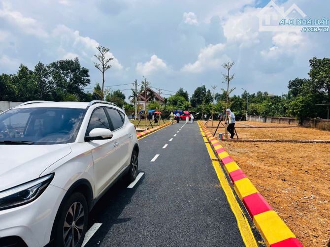 BÁN ĐẤT ĐẸP TRẠI LÁNG- CỔ ĐÔNG - SƠN TÂY 100 M2, MẶT TIỀN 9M, NHỈNH 30 TRIỆU/M2, Ô TÔTRÁNH - 3