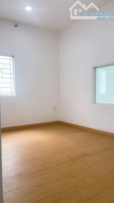Bán nhà Nguyễn Thị Tú hẻm 5m xe hơi vào nhà 1sẹc 30m ra mặt tiền 65m2,2Tầng 3 tỷ9 - 3