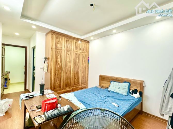 Bán nhà Phố Hoàng Mai, ô tô lùi tận cửa, ngõ nông rộng thoáng 33m2 giá chào 6.8 tỷ - 3
