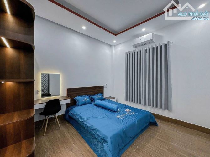 Bán nhà 41m2 5T, 4PN đường 3/2, gần Vạn Hạnh Mall, Q10, hẻm 4m, sát mặt tiền ở và KD 7.2tỷ - 3