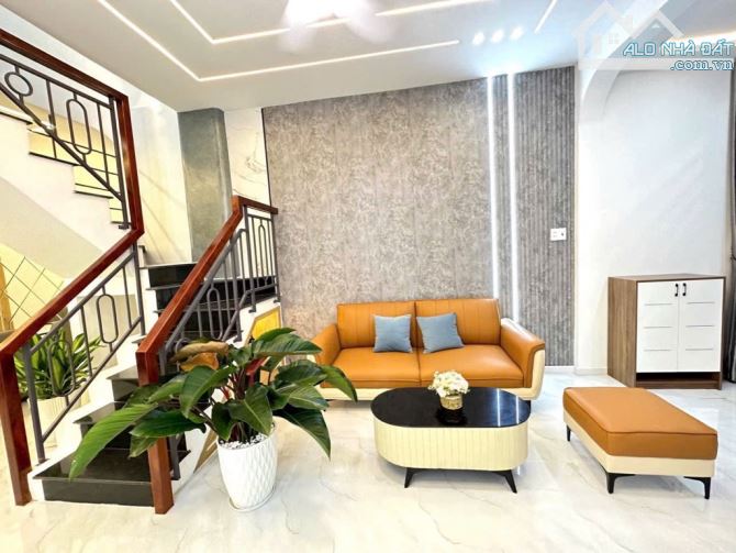 NHÀ HẺM XE HƠI GIÁ TỐT NHẤT TRÊN TRỤC ĐƯỜNG LÊ VĂN THỌ - 44M² - CHỈ 5.XX TỶ TL - 3