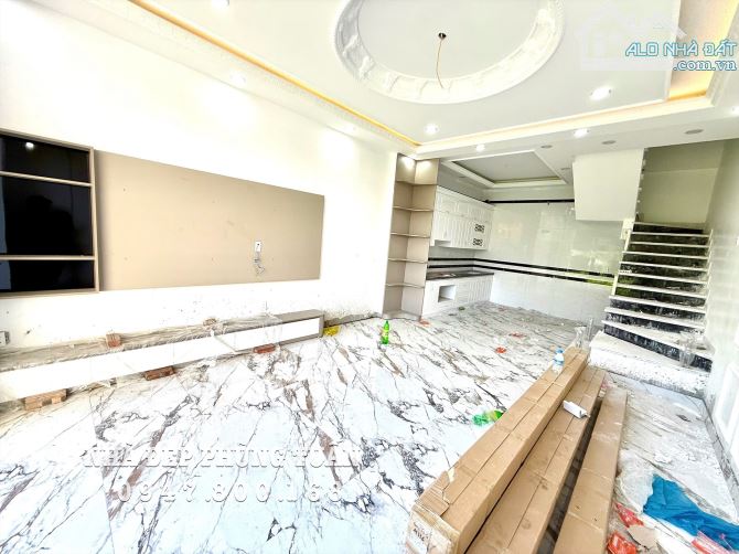 P Tuấn... Mở bán dãy siêu phẩm xây mới độc lập, trung tâm Hồ Sen-Lê Chân oto đỗ gần  nhà - 4
