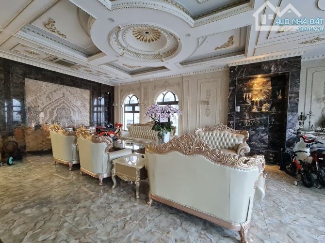BÁN TOÀ NHÀ TỔ HỢP NHÀ HÀNG & KS ĐẲNG CẤP CẦU GIẤY - LÔ GÓC 4 THOÁNG. 600m2 - GIÁ 525 TỶ. - 4