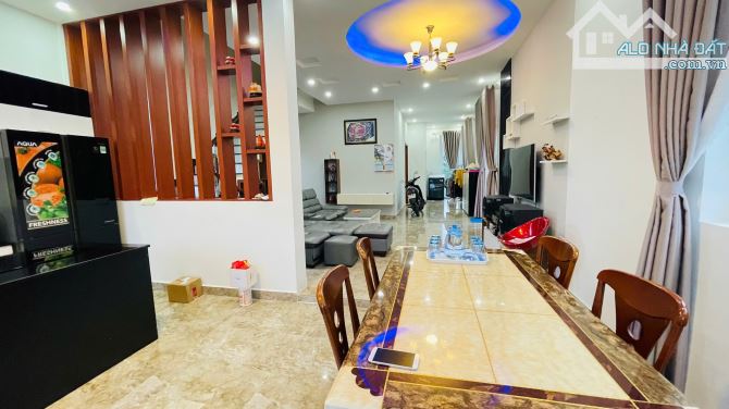 BÁN VILLA  Hẻm 8 Mét HOÀNG HOA THÁM P.10, ĐÀ LẠT VIEW THOÁNG, GIÁ CHỈ 11X TỶ - 4