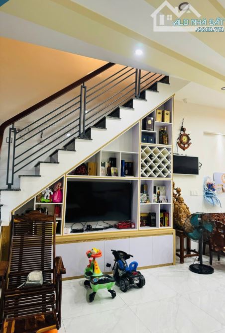Chủ gửi bán căn nhà 1 trệt 2 lầu mặt tiền trước sau, mặt trước đường chính Nguyễn Thái Học - 4