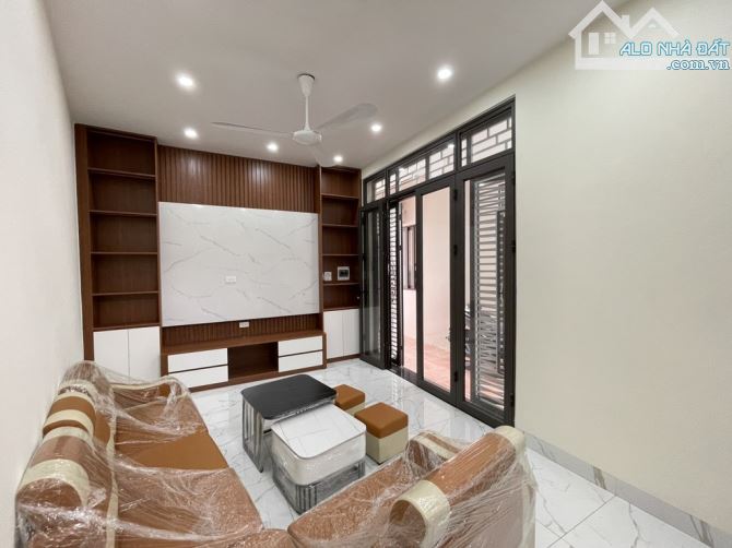 🔥 NHÀ ĐẸP HẠ TRẠI, CỰ KHỐI LONG BIÊN- 31M2/4 TẦNG - 4.5 TỶ, 10m oto tránh,RẺ,ĐẸP,THOÁNG🔥 - 4