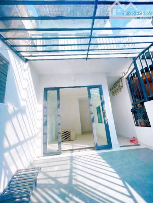 Bán nhà 2 tầng Bến Vân Đồn, gần cầu Dừa, giá 4.5 tỷ - 4