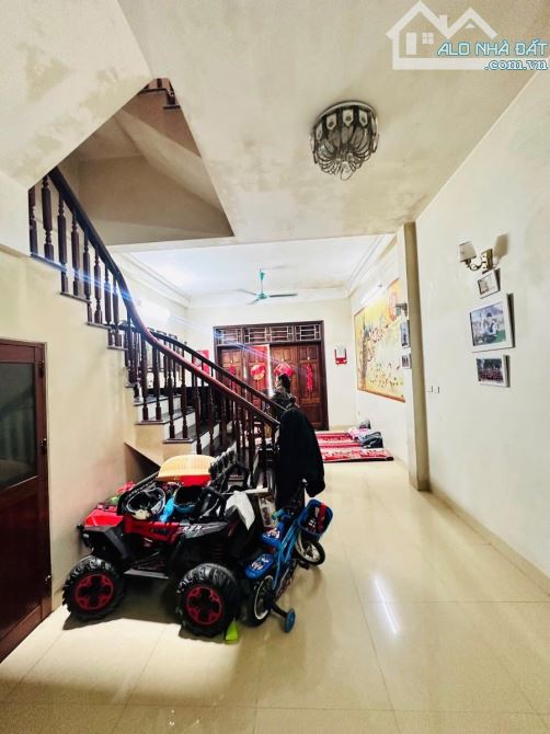 Hot! Bán Nhà Phạm Văn Đồng - Mặt Phố - ÔTô -Vỉa Hè -Kinh Doanh-70M2 -4Tầng - Mt5m -28.9Tỷ - 4