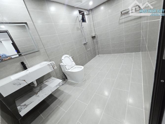 Ban nhà Sài đồng - Long Biên - DT 50m - có hơn 8đ - 4