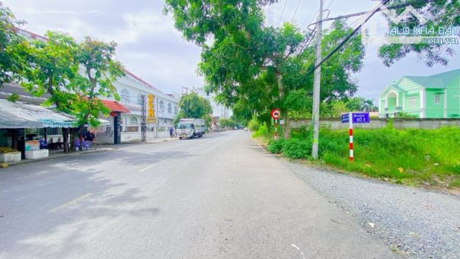 Cho thuê đất 2.200 m2 góc 3 mặt tiền biệt thự Cồn Khương - 4