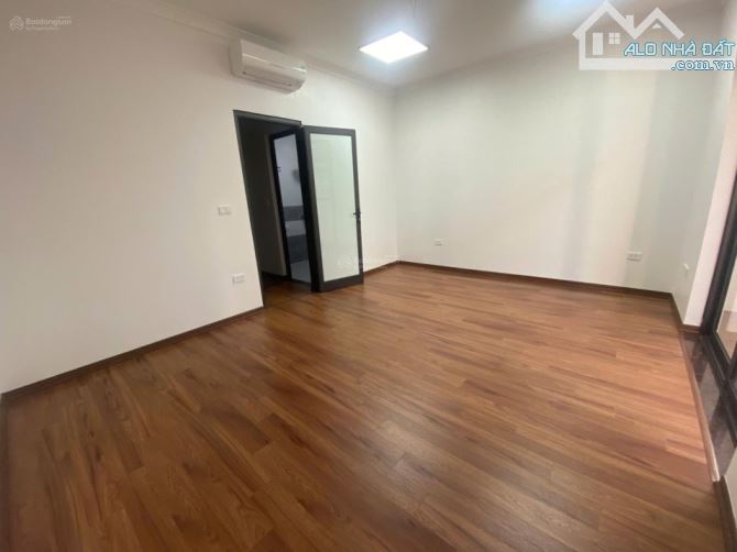 Cho thuê nhà Vạn Phúc, Galaxy Tố Hữu, DT 100m2x6 tầng, nhà đẹp, giá chỉ 35tr - 4