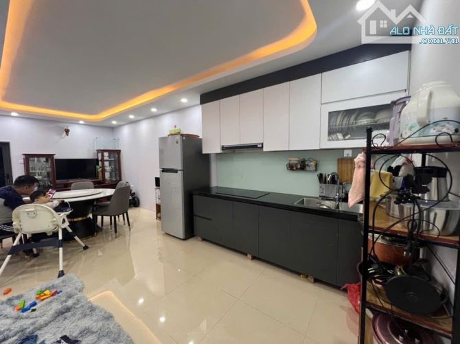 BÁN NHÀ NGUYỄN VĂN LINH – DÂN XÂY KIÊN CỐ – OTO VÀO CỬA – 35M² – GIÁ 4.9 TỶ - 4