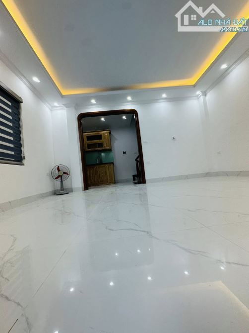 NHỈNH 12 TỶ NHÀ  KINH DOANH, HỒ TÙNG MẬU, CẦU GIẤY, DT 40M, 6 TẦNG, MẶT TIỀN 5M - 5